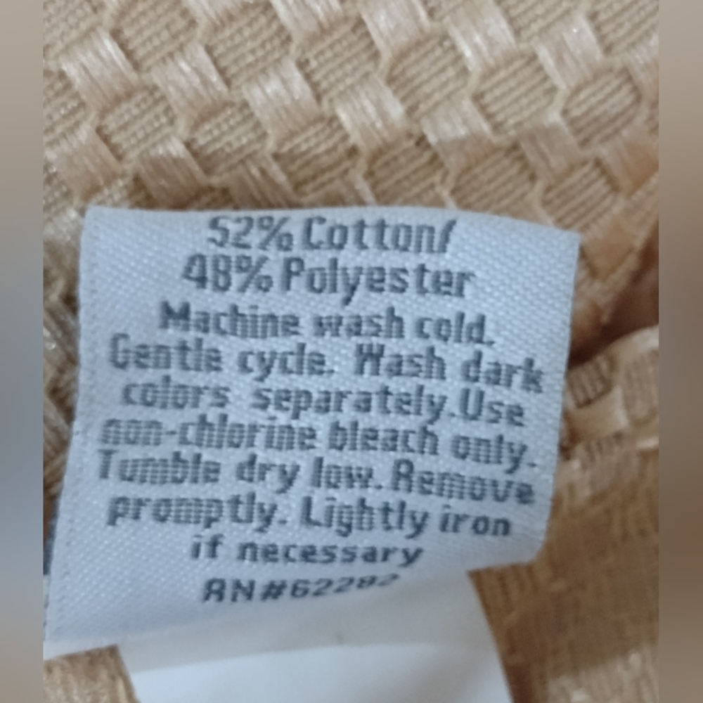 Dinning - Picture 3 of 10